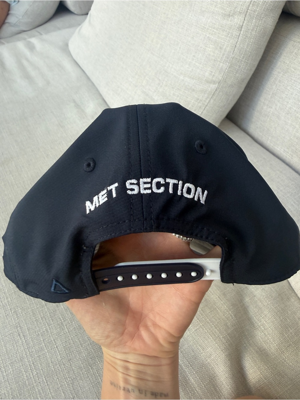 -1 Embroidered Rope Golf Cap - Black - Picture 4 of 5